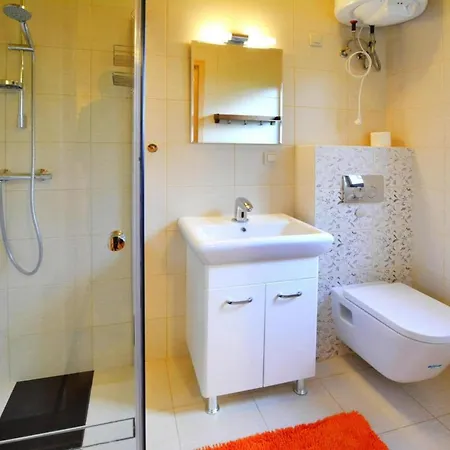 Comfortable Wooden Holiday Homes Near The Beach 度假居 *